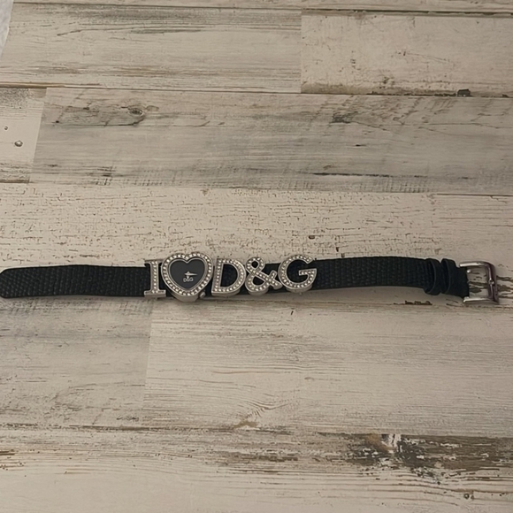 ✨️ DOLCE & GABBANA I LOVE D&G BLACK LEATHER HEART RHINESTONE WATCH✨️ - Picture 6 of 9